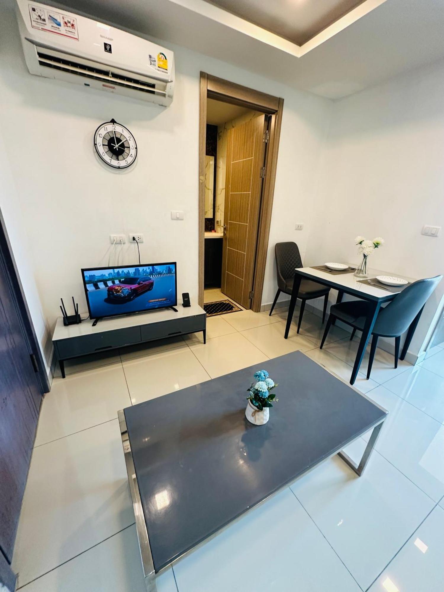 Arcadia Beach Con Pattaya Exterior photo