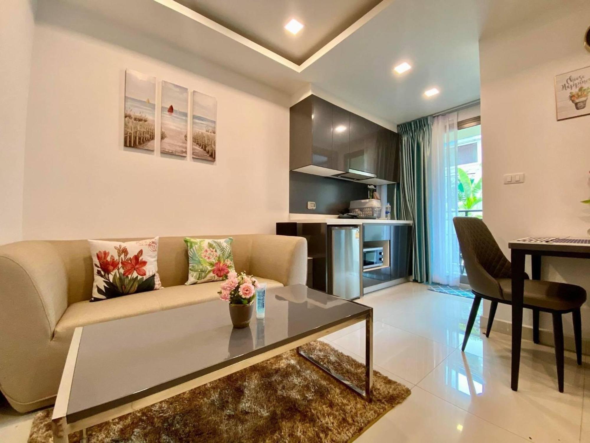 Arcadia Beach Con Pattaya Exterior photo