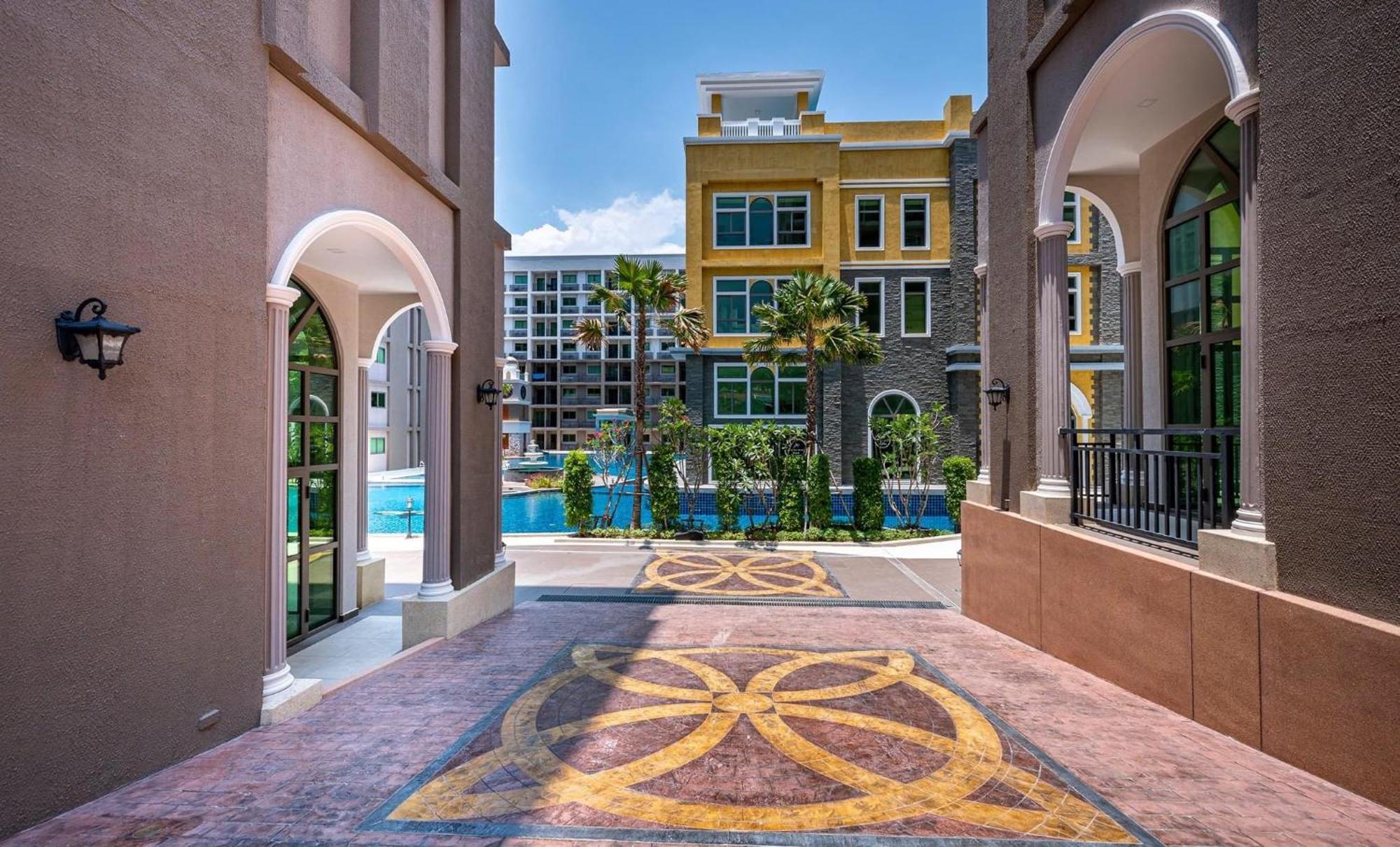 Arcadia Beach Con Pattaya Exterior photo