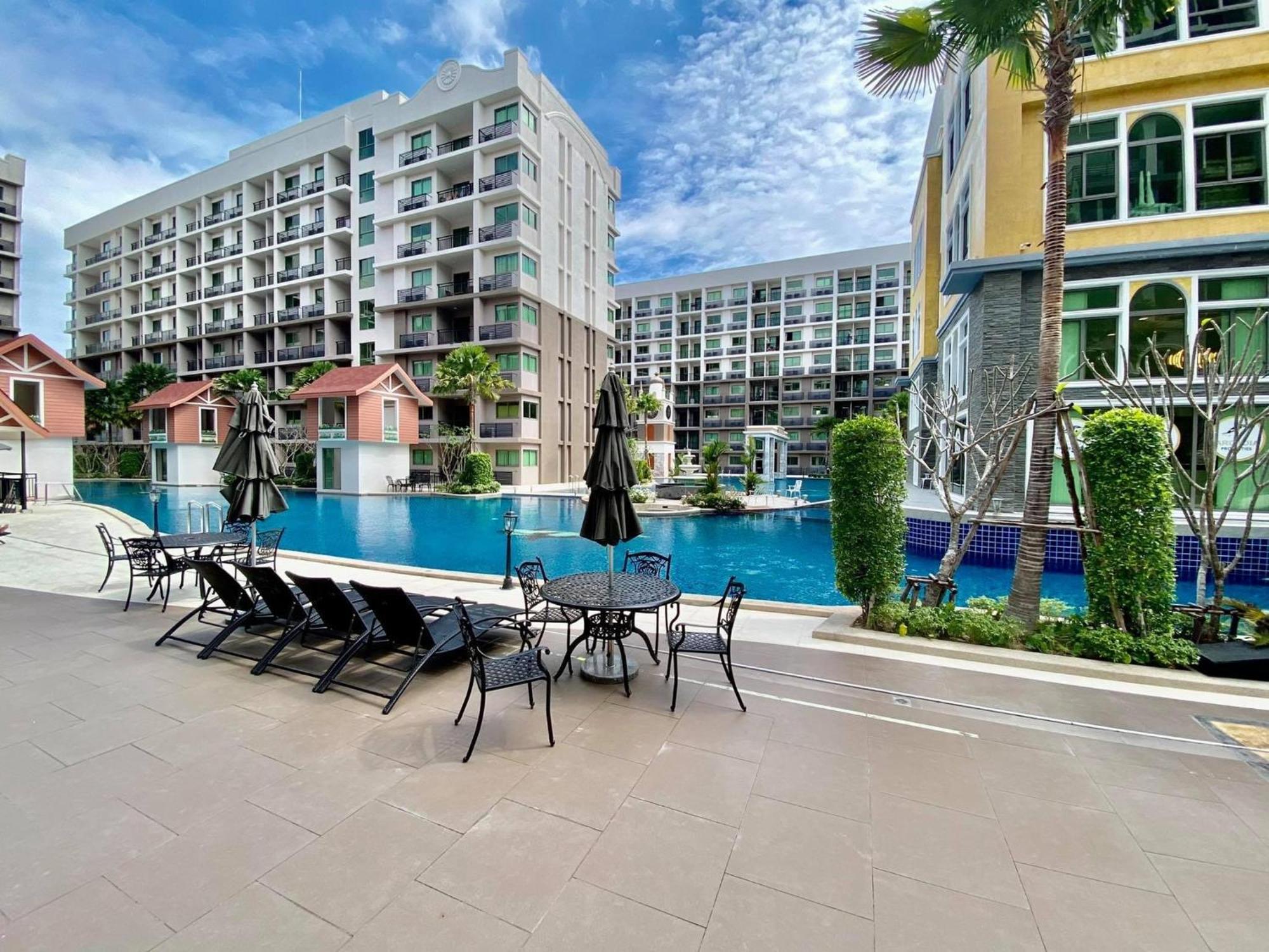 Arcadia Beach Con Pattaya Exterior photo
